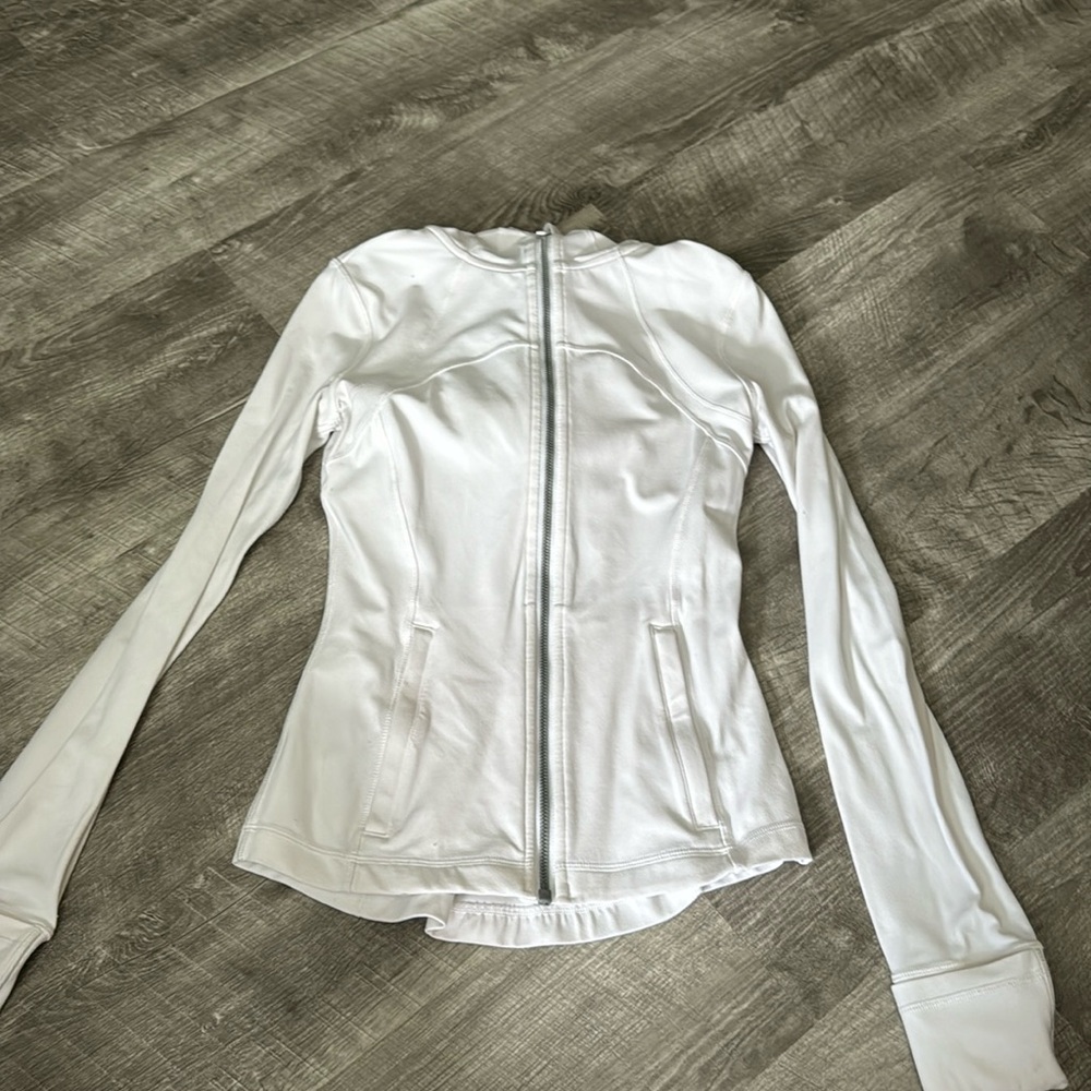 Define lululemon jacket size 2!